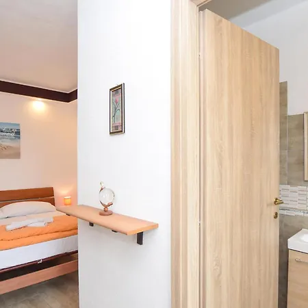 Stunning In With Kitchenette *