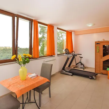 Holiday home Stunning In With Kitchenette