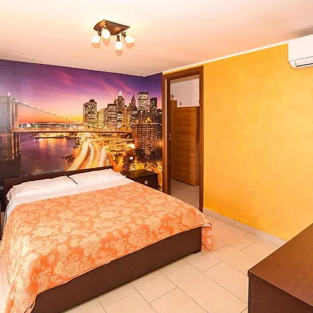 Stunning In With Kitchenette Holiday home Civitavecchia