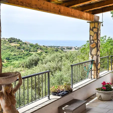 Stunning In With Kitchenette Holiday home