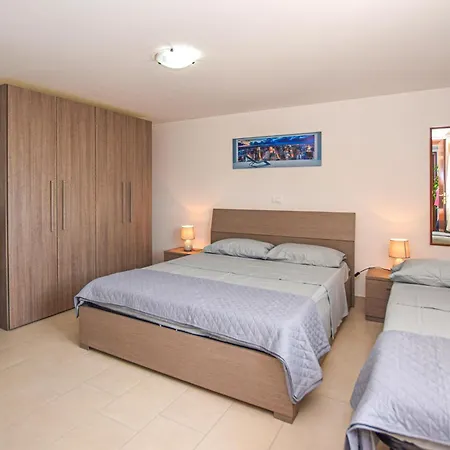 Stunning In With Kitchenette Civitavecchia